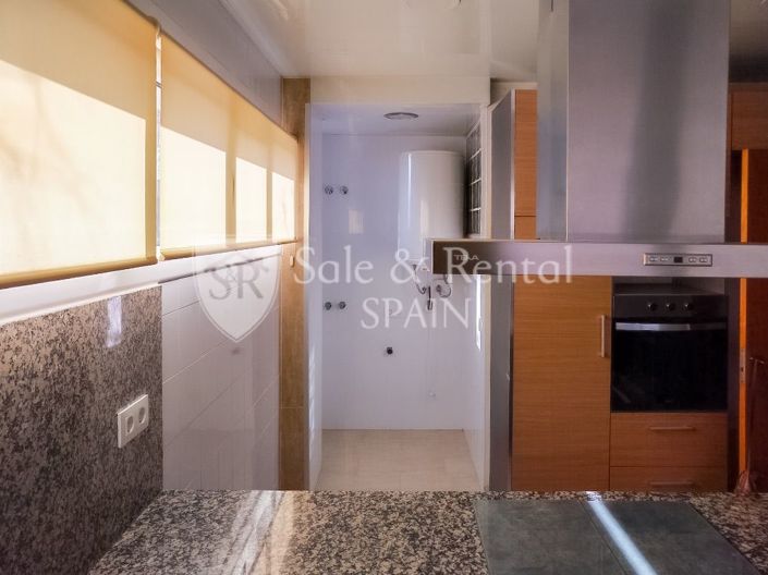 Image No.8-5 Bed Property for sale