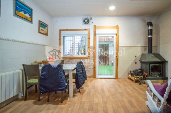 Image No.11-2 Bed Flat for sale