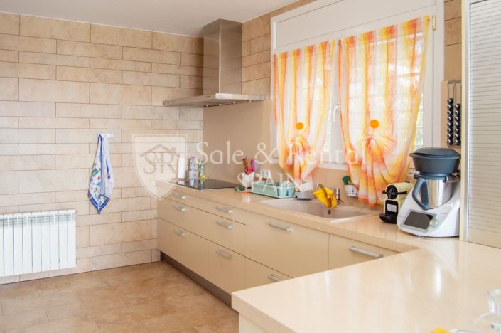 Image No.17-6 Bed Villa for sale