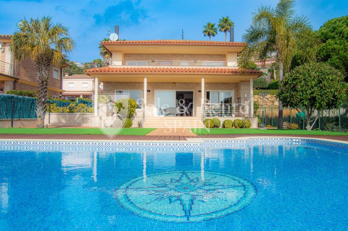 Image No.35-6 Bed Villa for sale