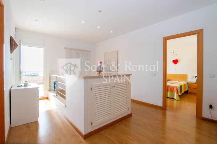 Image No.48-6 Bed Villa for sale