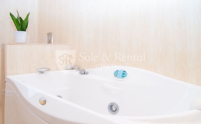 Image No.57-6 Bed Villa for sale