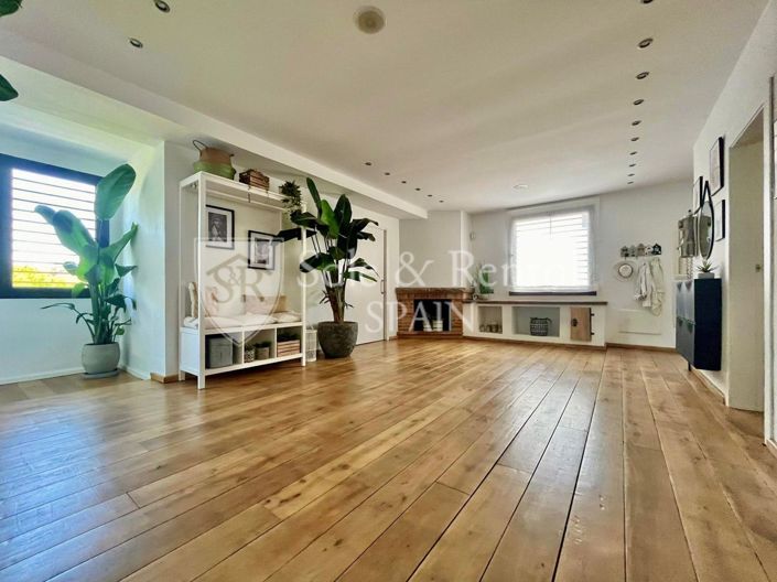 Image No.17-5 Bed Villa for sale