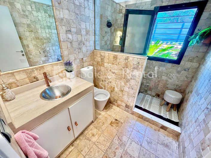 Image No.22-5 Bed Villa for sale