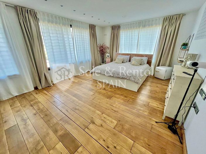 Image No.25-5 Bed Villa for sale