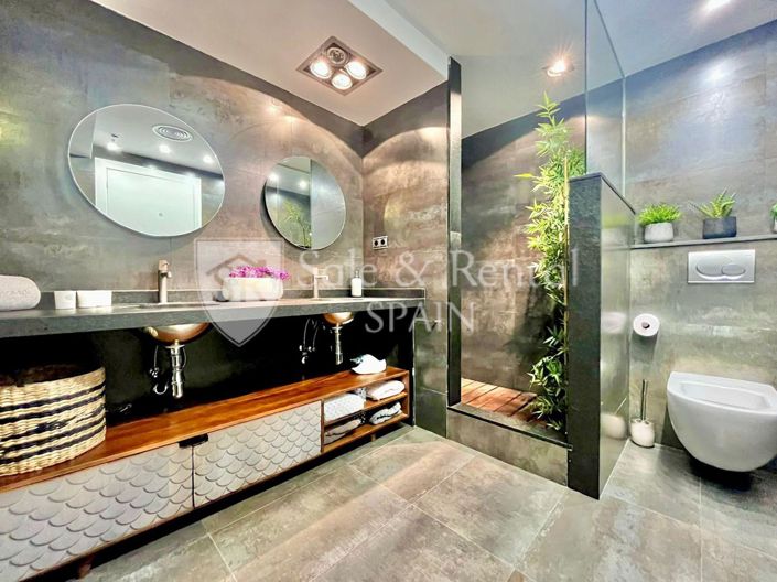 Image No.29-5 Bed Villa for sale