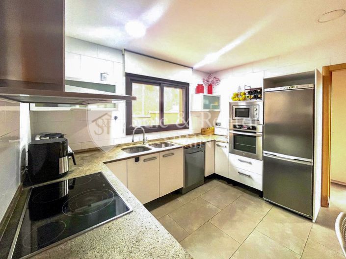 Image No.11-Villa for sale