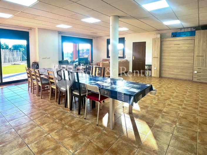 Image No.23-Villa for sale