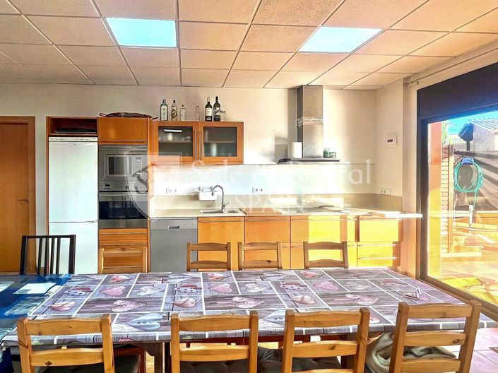 Image No.27-Villa for sale