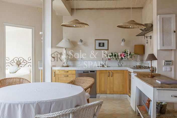 Image No.17-3 Bed Flat for sale