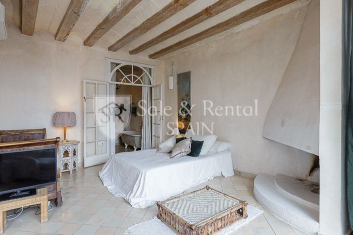 Image No.21-3 Bed Flat for sale