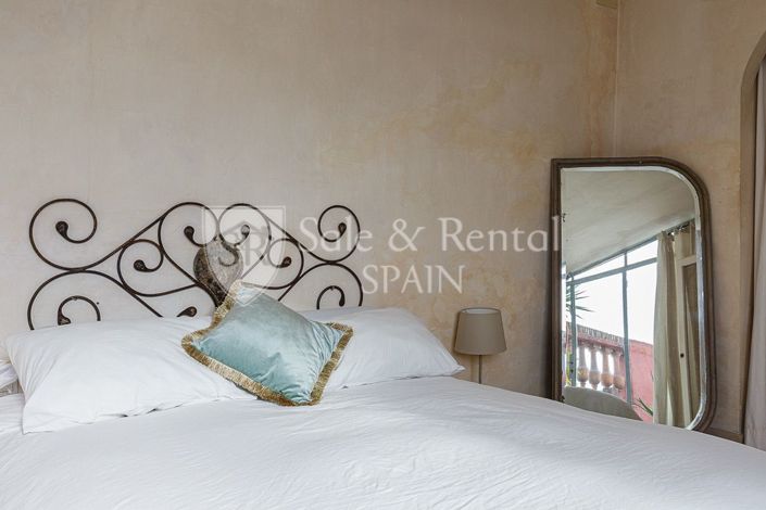 Image No.28-3 Bed Flat for sale