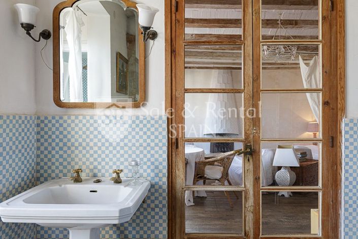 Image No.9-3 Bed Flat for sale