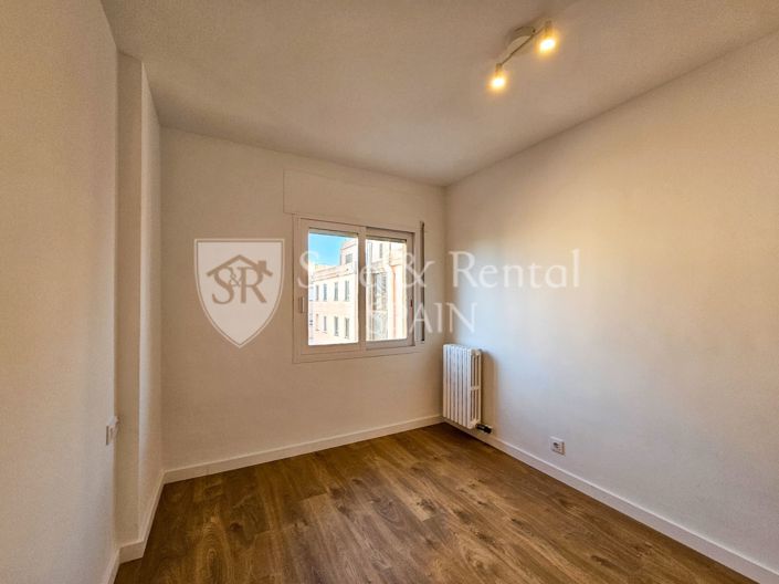 Image No.21-3 Bed Flat for sale