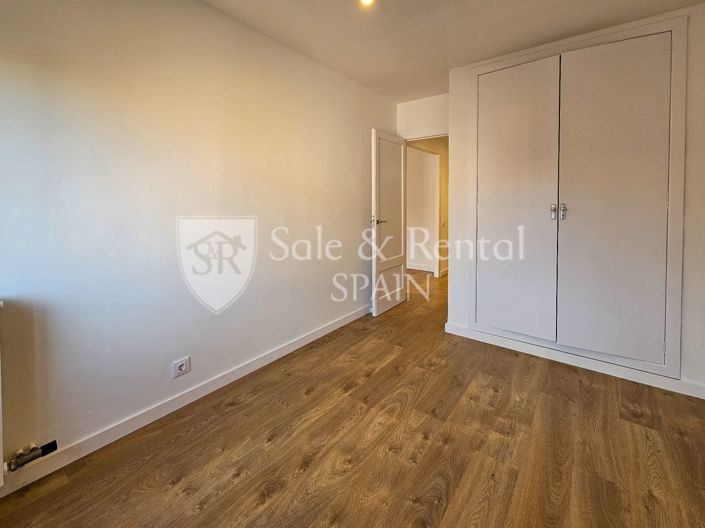 Image No.22-3 Bed Flat for sale