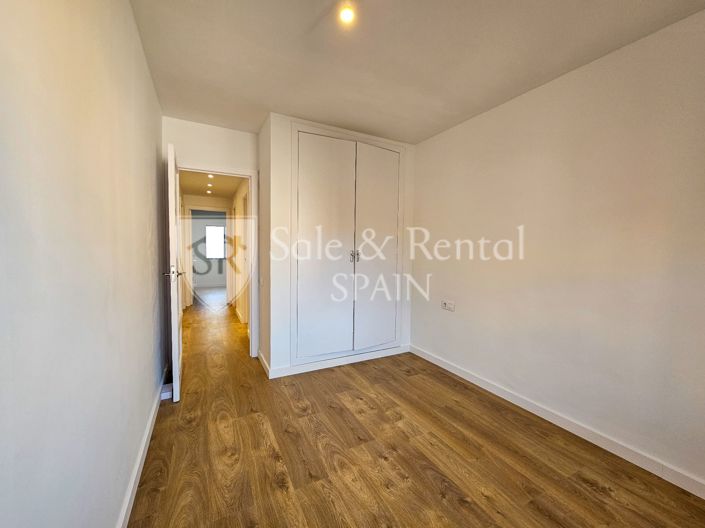 Image No.23-3 Bed Flat for sale