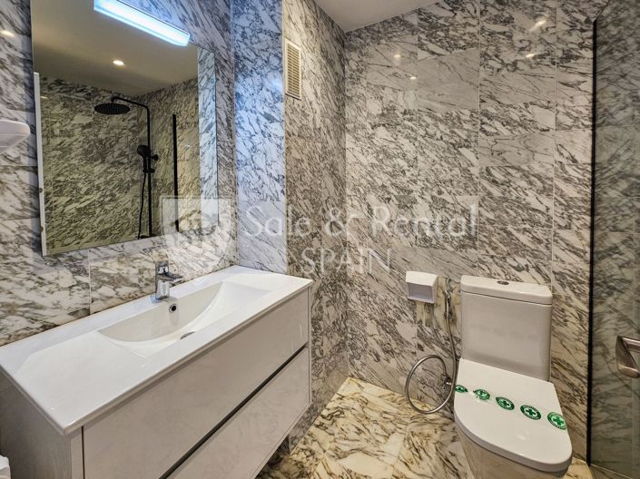 Image No.24-3 Bed Flat for sale