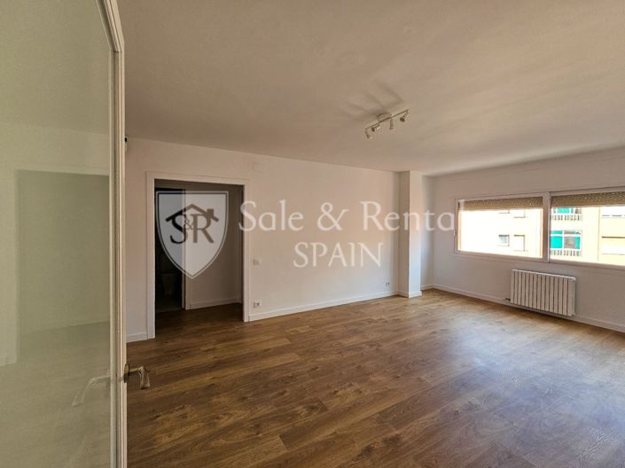 Image No.3-3 Bed Flat for sale