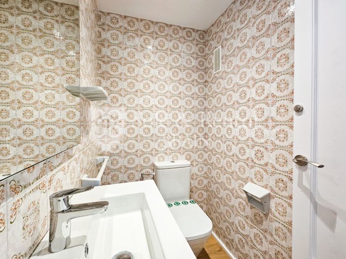 Image No.31-3 Bed Flat for sale