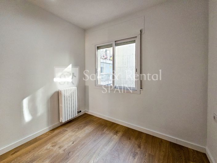 Image No.35-3 Bed Flat for sale