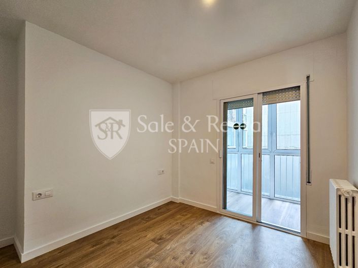 Image No.39-3 Bed Flat for sale