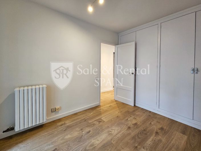 Image No.41-3 Bed Flat for sale