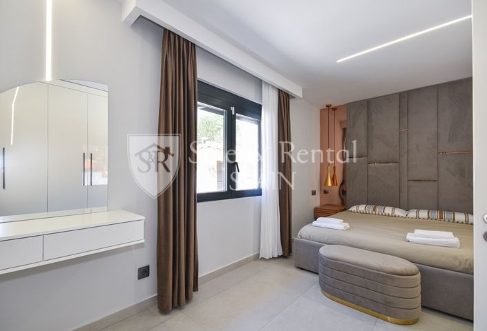 Image No.12-9 Bed Villa for sale