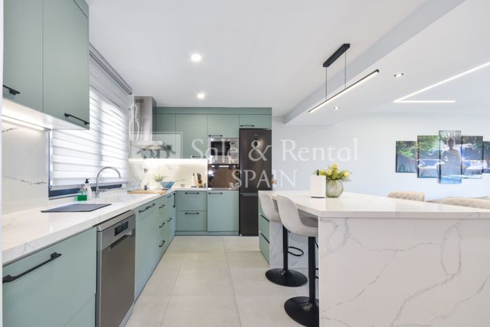 Image No.16-9 Bed Villa for sale