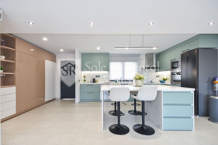 Image No.20-9 Bed Villa for sale