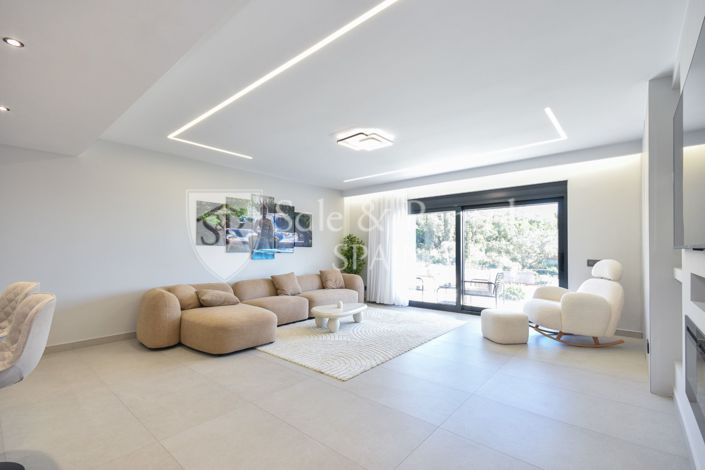 Image No.21-9 Bed Villa for sale