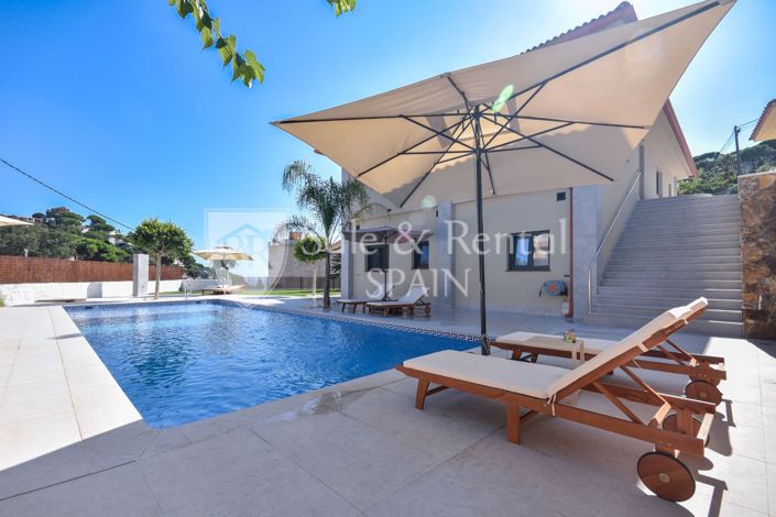 Image No.51-9 Bed Villa for sale