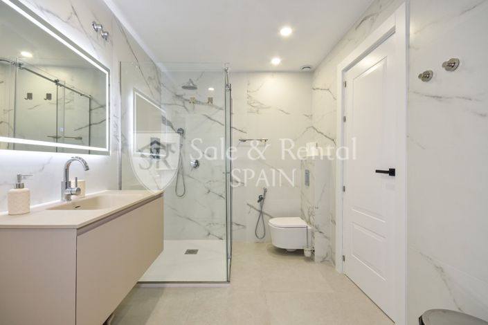 Image No.58-9 Bed Villa for sale