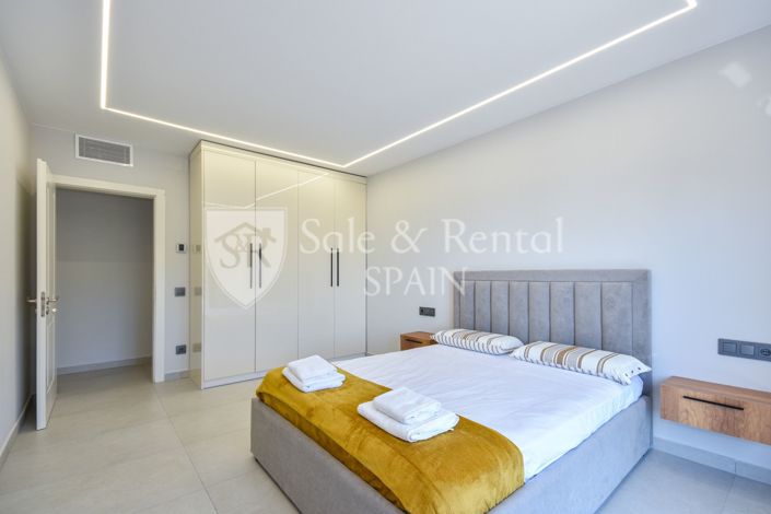 Image No.8-9 Bed Villa for sale