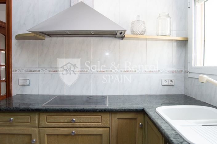 Image No.10-4 Bed Property for sale