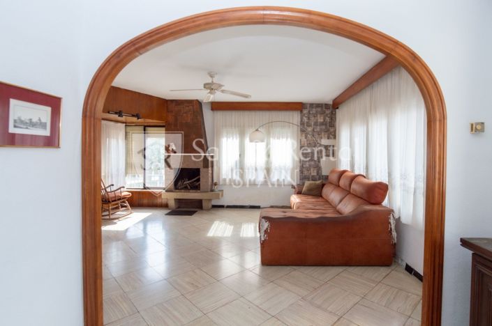 Image No.13-4 Bed Property for sale