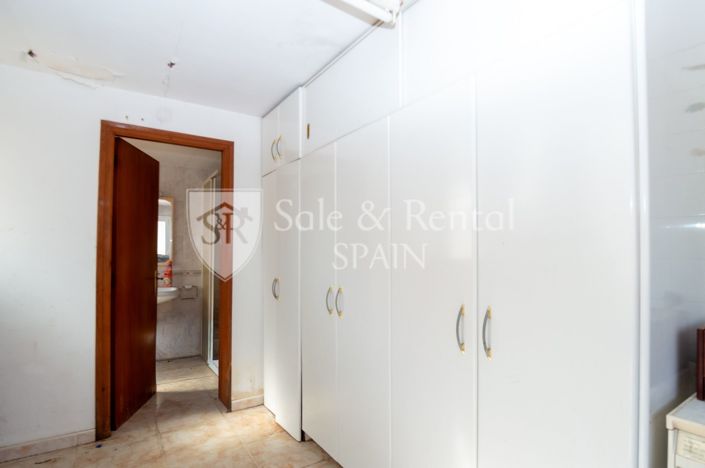 Image No.32-4 Bed Property for sale