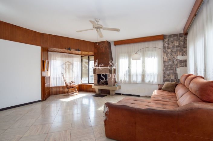 Image No.5-4 Bed Property for sale