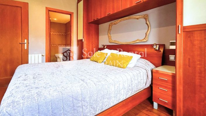 Image No.24-3 Bed Flat for sale