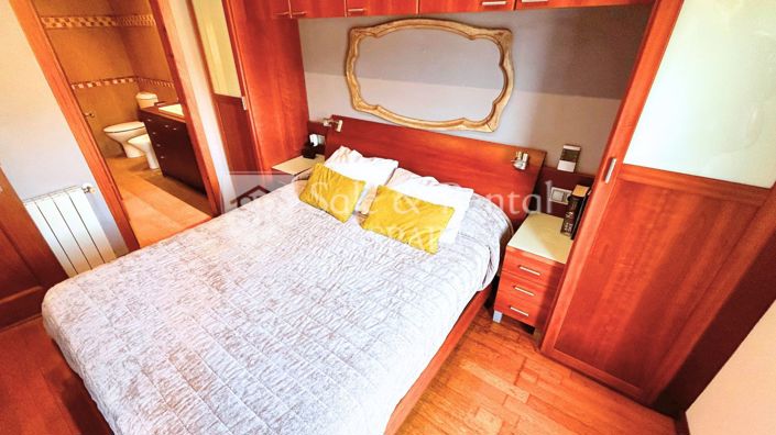 Image No.25-3 Bed Flat for sale