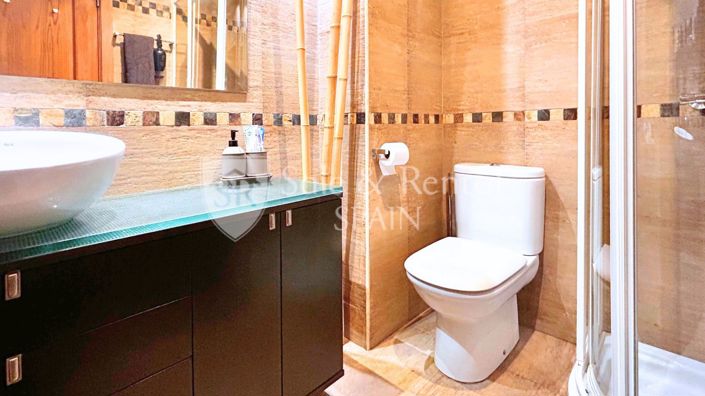 Image No.29-3 Bed Flat for sale