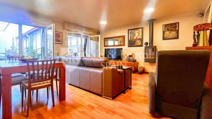 Image No.8-3 Bed Flat for sale