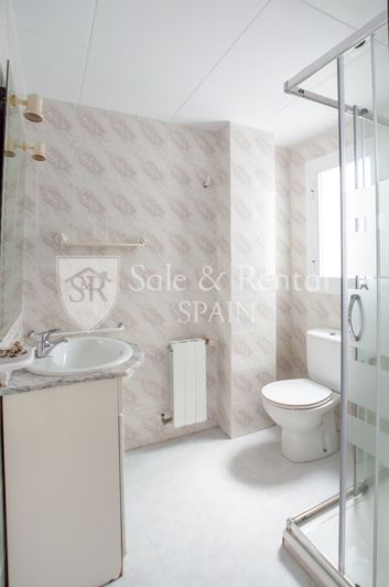 Image No.21-3 Bed Flat for sale