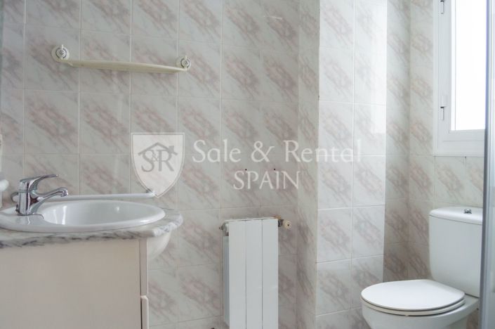 Image No.22-3 Bed Flat for sale