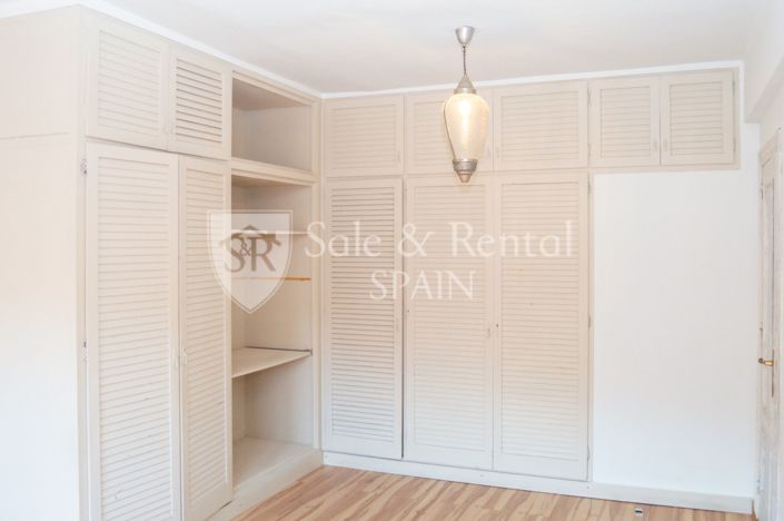 Image No.36-4 Bed Flat for sale