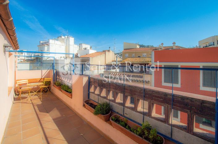 Image No.41-4 Bed Flat for sale