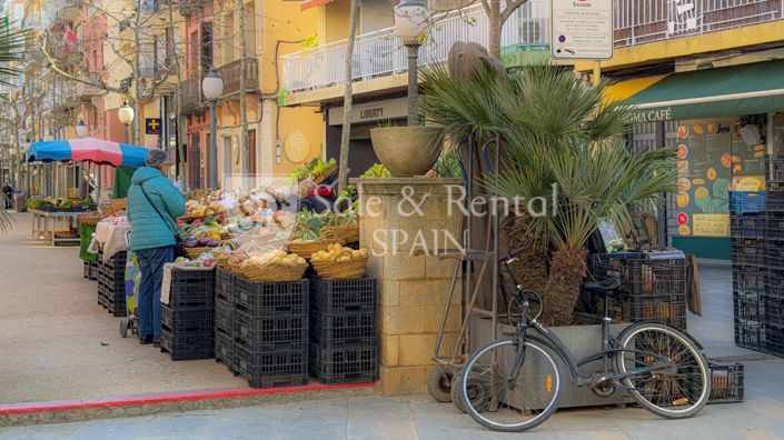 Image No.46-4 Bed Flat for sale