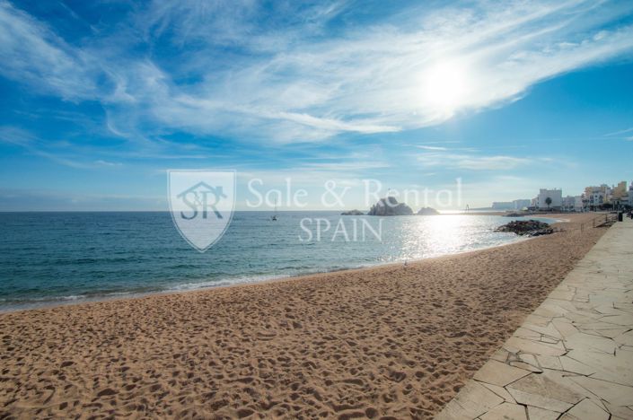 Image No.49-4 Bed Flat for sale