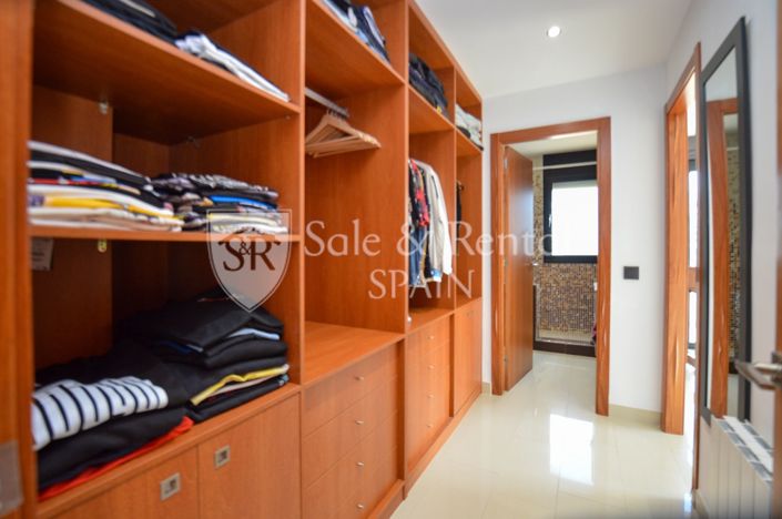 Image No.29-5 Bed Villa for sale