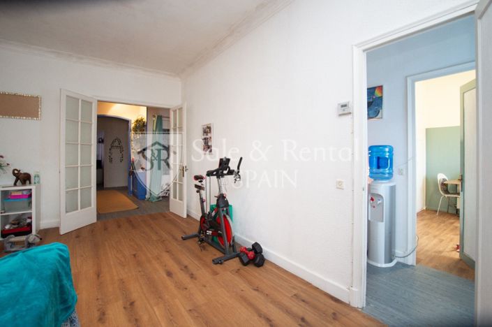 Image No.11-4 Bed Flat for sale