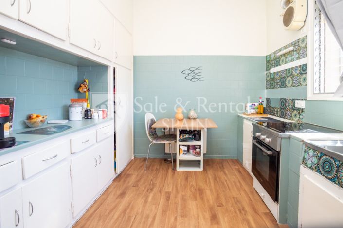 Image No.13-4 Bed Flat for sale